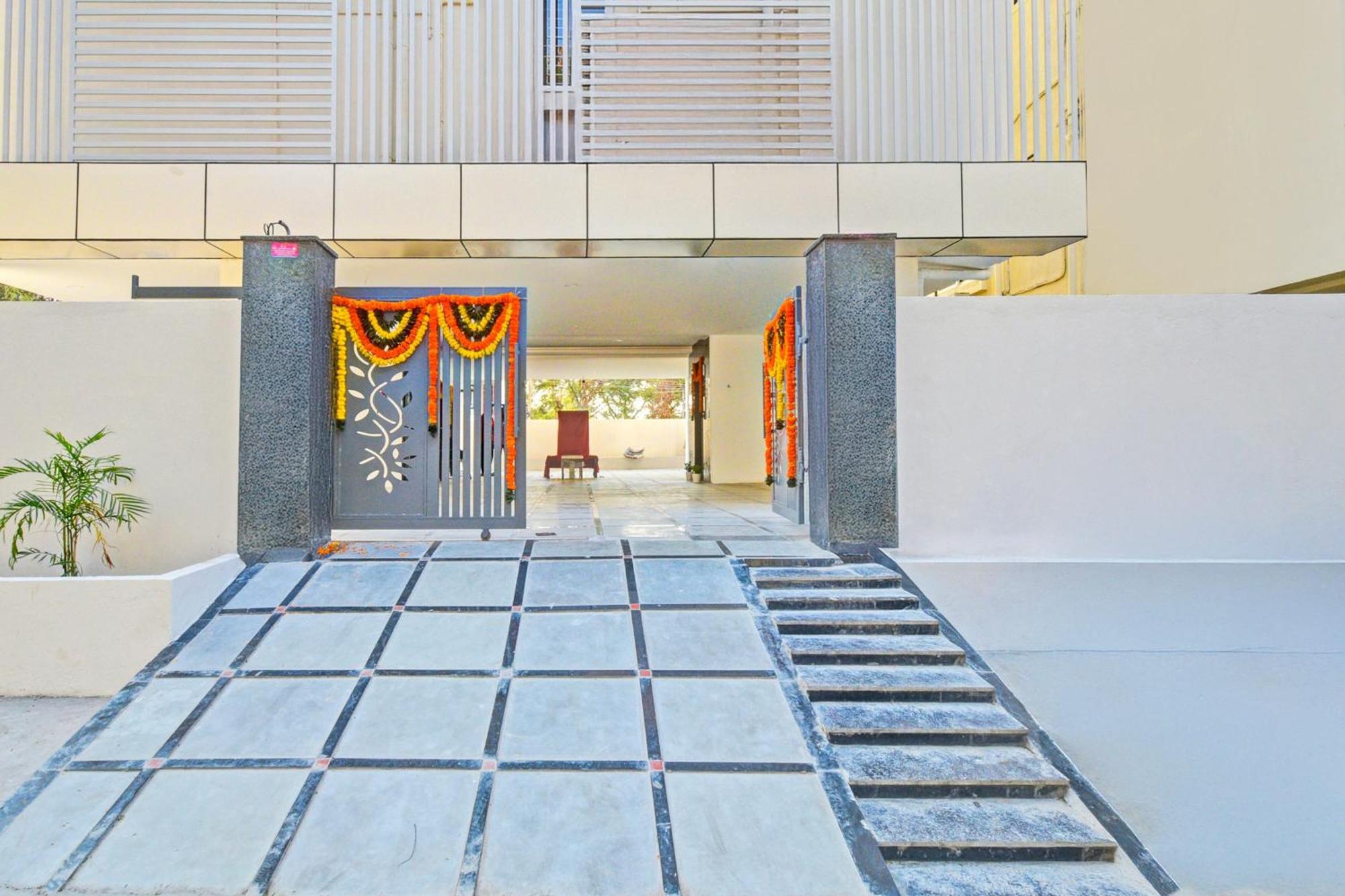 Super Townhouse Oak Suchitra Kompally Road Formerly Sun Moon Hotels Trimulgherry Экстерьер фото